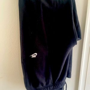 Nike sweat pants only wore twice winter is coming